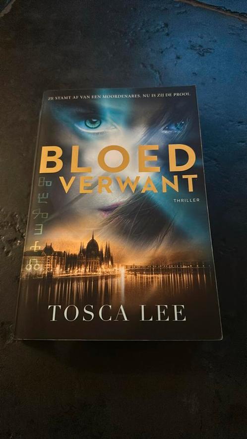Tosca Lee - Bloedverwant, Boeken, Thrillers, Zo goed als nieuw, Verzenden