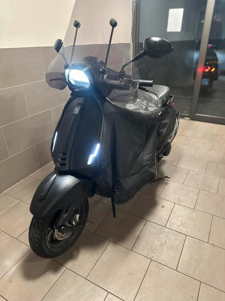 Vespa Sprint Notte, Fietsen en Brommers, Scooters | Vespa, Gebruikt, Vespa S, Maximaal 25 km/u, Benzine, Ophalen