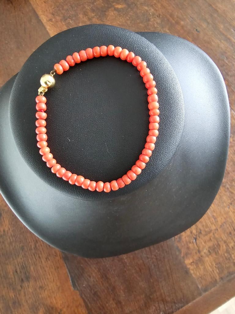 Bloedkoralen armband, Overige materialen, Ophalen of Verzenden, Zo goed als nieuw, Met edelsteen