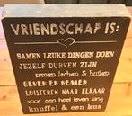 WOODART TEKSTBORD — VRIENDSCHAP IS: ….., Huis en Inrichting, Woonaccessoires | Tekstborden en Spreuken, Ophalen of Verzenden, Gebruikt