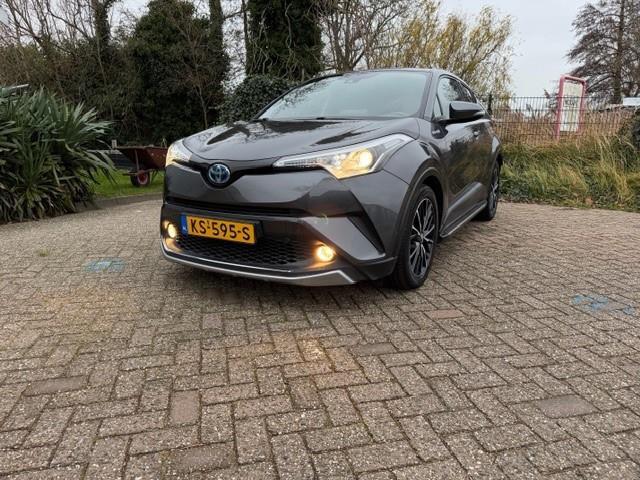 Toyota C-HR 1.8 Hybrid Executive, 4 cilinders, Leder en Stof, 26 km/l, Hybride Elektrisch/Benzine