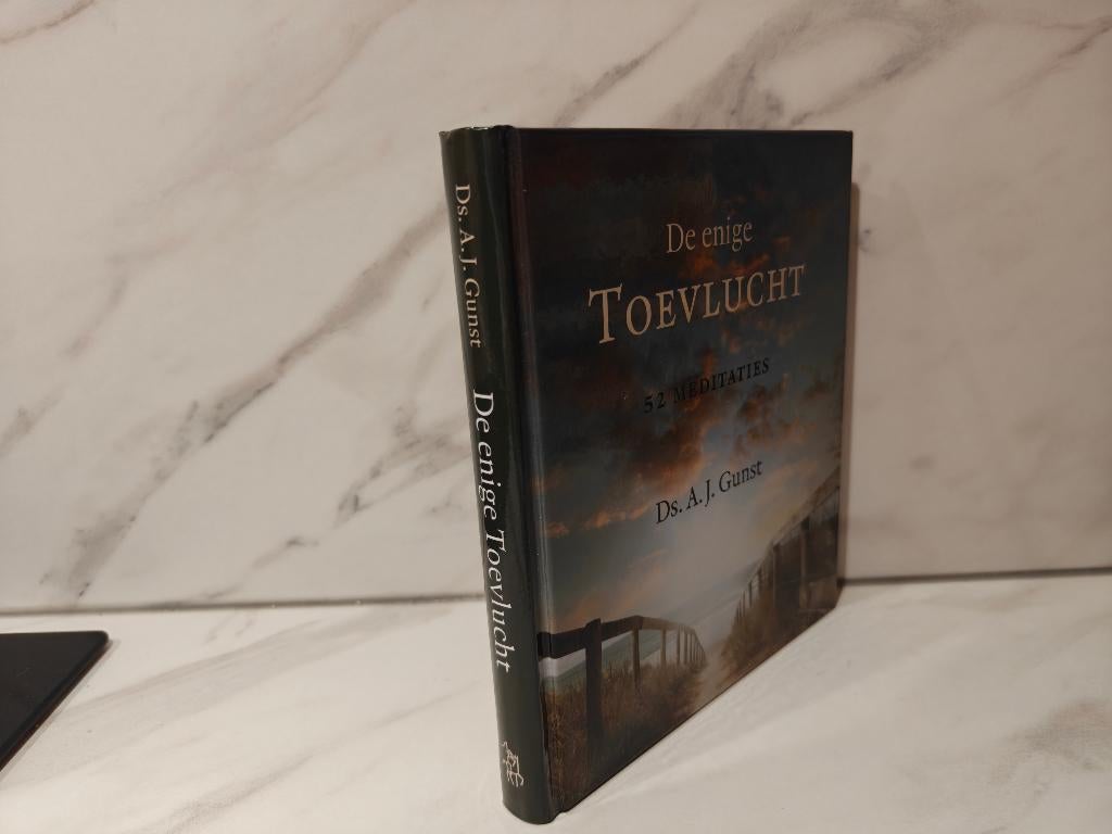 Ds. A. J. Gunst: De enige Toevlucht  52 meditaties, Ophalen of Verzenden, Gelezen, Christendom | Protestants