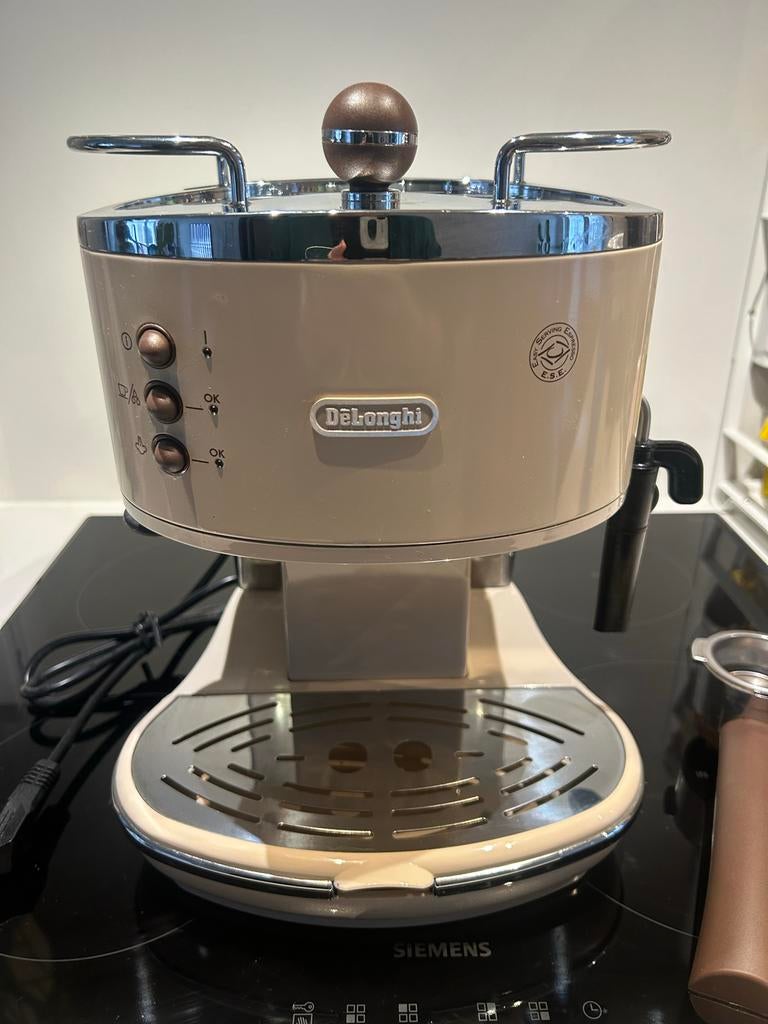 DeLonghi Icona Vintage Espressomachine - Beige, Witgoed en Apparatuur, Koffiezetapparaten, Stoompijpje, Gebruikt, Espresso apparaat