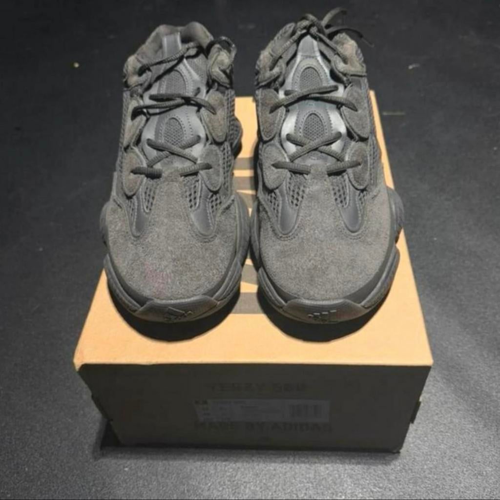 Yeezy 500 utility black, Ophalen of Verzenden, Zo goed als nieuw, Zwart