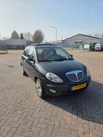 Lancia Ypsilon 1.4 16V 2004 met nieuwe APK, Auto's, Lancia, Voorwielaandrijving, 15 km/l, Beige, 400 kg