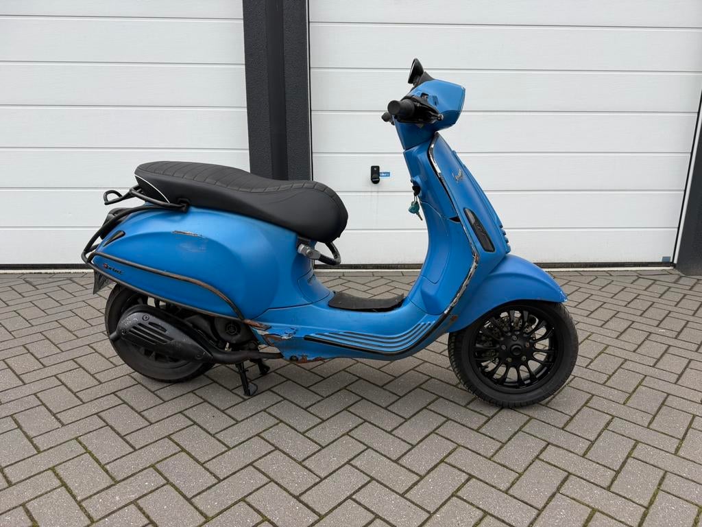 vespa Sprint 2015 bromscooter start en rijd wel schade!, Ophalen, Gebruikt, Maximaal 45 km/u, Vespa S