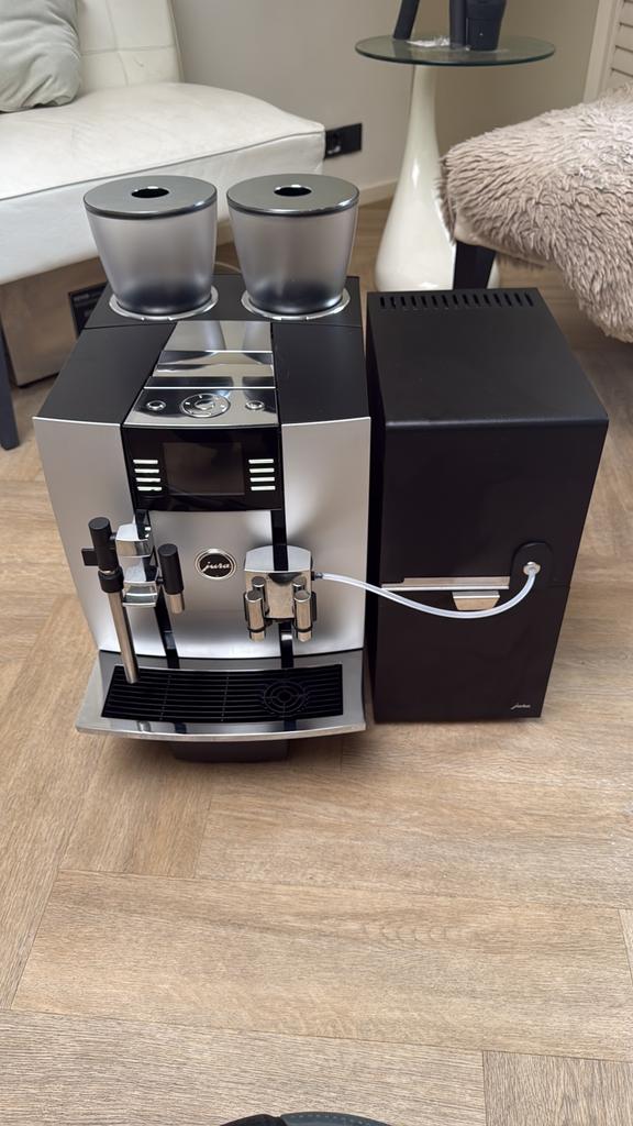 Jura giga x9c met koelkast, volledig vernieuwd