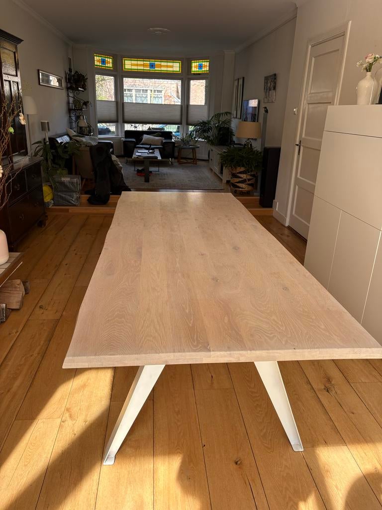 Robuuste eettafel Dyyk 240x100 cm met speelse afwerking, Huis en Inrichting, Ophalen, Gebruikt, 100 tot 150 cm, 200 cm of meer