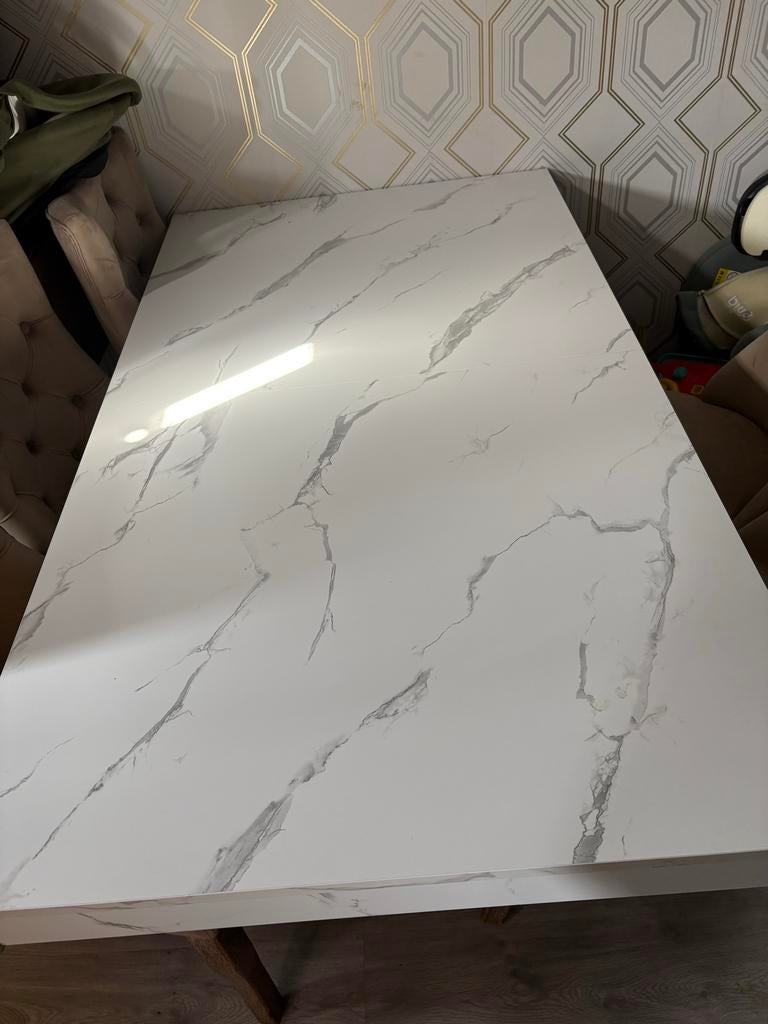 Eettafel wit marmerlook met gouden onderstel, Huis en Inrichting, Tafels | Eettafels, Ophalen, Overige materialen, 100 tot 150 cm