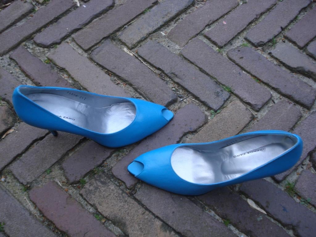Stiletto's Brenda Zaro blauw 41 nieuw gratis verzending post, Kleding | Dames, Schoenen, Nieuw, Schoenen met hoge hakken, Brenda Zaro 41