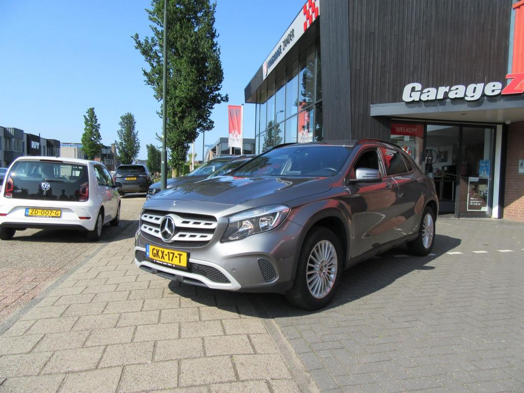 Mercedes-Benz GLA-klasse 180 Business Solution AMG, Auto's, Mercedes-Benz, Gebruikt, Euro 6, 4 cilinders, 715 kg
