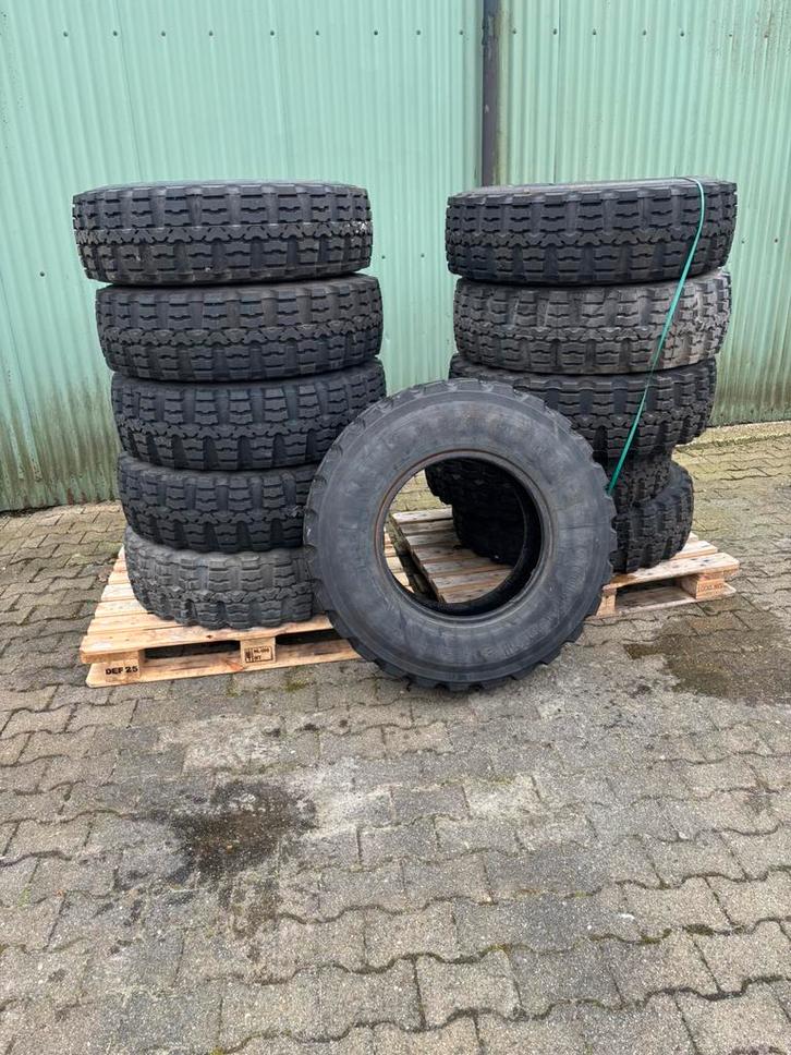 Vrachtwagen banden 12.5r20 leger continetal, Zakelijke goederen, Agrarisch | Onderdelen | Banden, Velgen en Assen, Ophalen of Verzenden