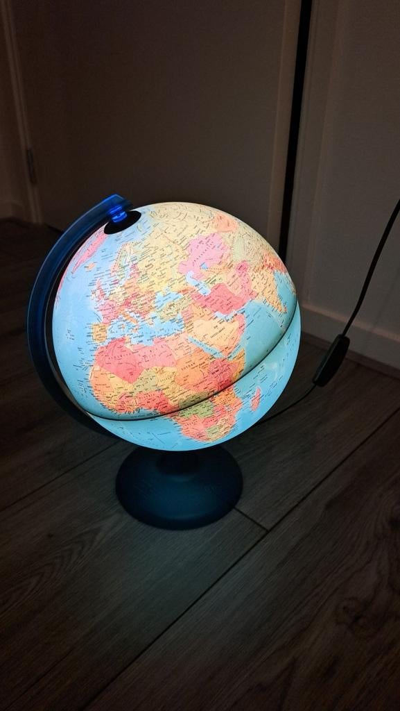 Wereldbol lamp, Huis en Inrichting, Woonaccessoires | Wereldbollen, Ophalen of Verzenden
