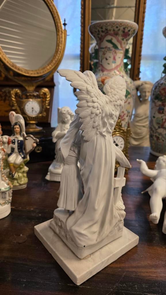 Antiek Wit Biscuit Beeld: Engel met Kind, Ophalen of Verzenden