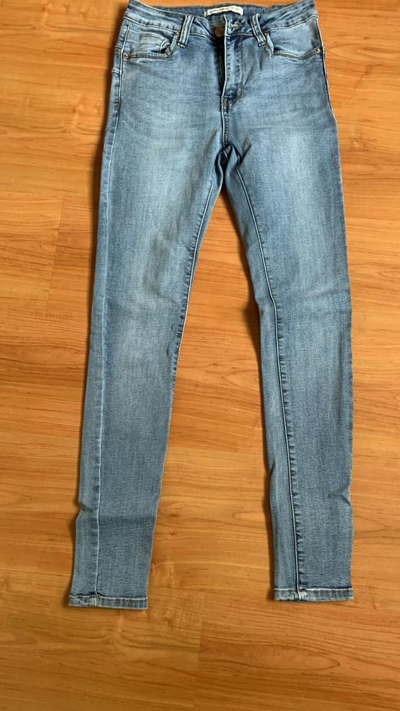 Spijkerbroek maat S stretch, Kleding | Dames, Spijkerbroeken en Jeans, Ophalen of Verzenden, Zo goed als nieuw, Blauw, W30 - W32 (confectie 38/40)