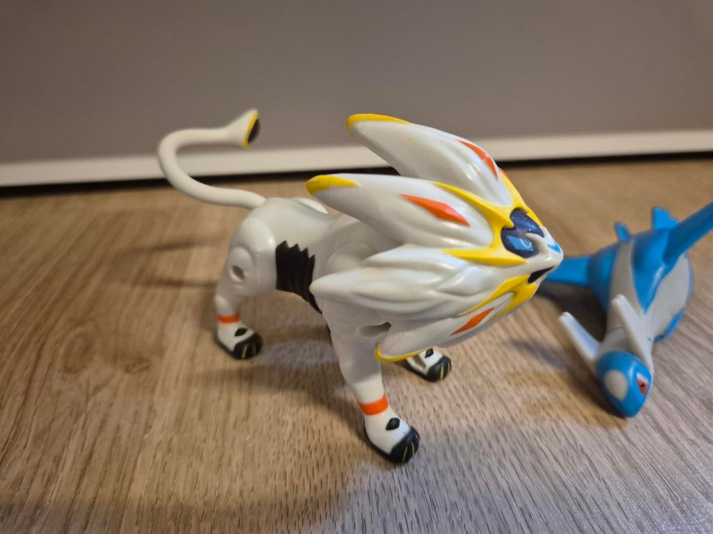 Pokemon mcdonalds speeltjes litleo en latios, Verzamelen, Poppetjes en Figuurtjes, Ophalen of Verzenden