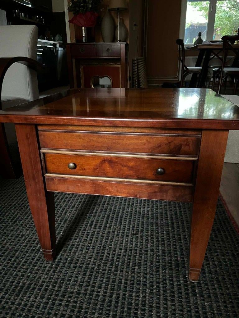 Bijzettafel van echte hout, Minder dan 55 cm, Klassiek, Rond, Zo goed als nieuw