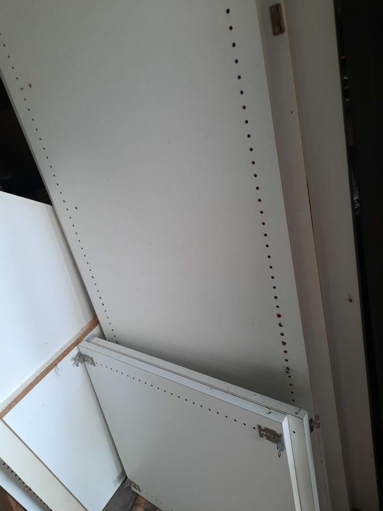 Gratis af te halen restpartij spaanplaat wit., Ophalen, Binnendeur, 200 tot 215 cm