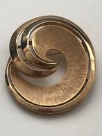 Vintage ronde Trifari Broche Goudkleurig, Overige materialen, 4 tot 7 cm, Gebruikt, Ophalen of Verzenden