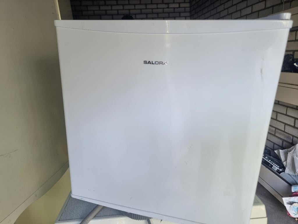 Salora mini vriezer, Witgoed en Apparatuur, Vriezers en Diepvrieskisten, Ophalen of Verzenden, Nieuw, Minder dan 60 cm, Minder dan 85 cm