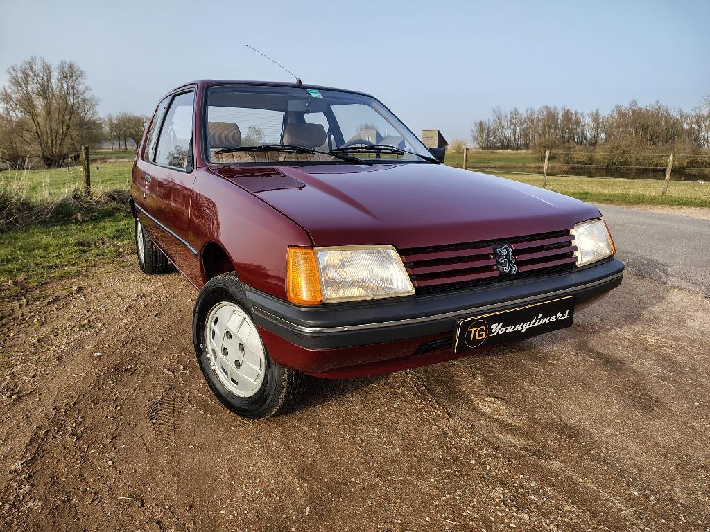 Peugeot 205 1.6 Automatic bwjr 1986 36.020 km!!!! <UNIEK!!>, Auto's, Peugeot, Beige, Origineel Nederlands, Bedrijf, Onderhoudsboekje