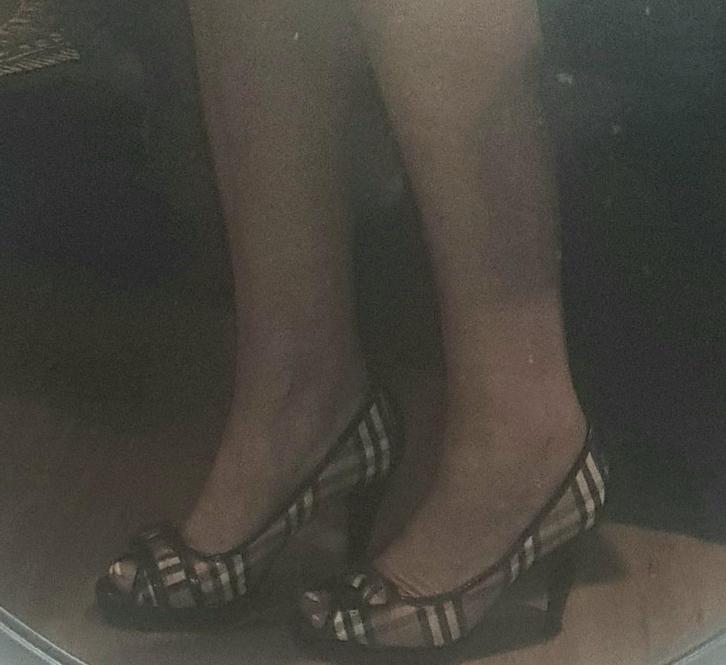 Burberry pumps in keurige staat, maat 39.5, Kleding | Dames, Schoenen, Zo goed als nieuw, Pumps, Ophalen of Verzenden