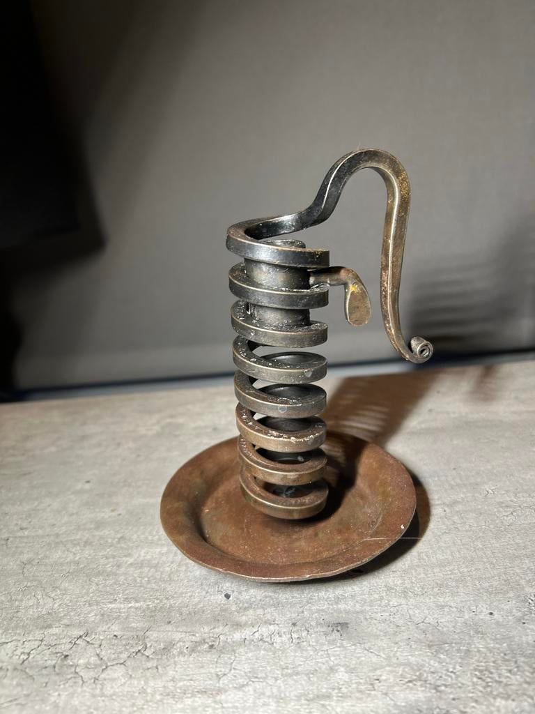 Originele antieke Franse “Rat de cave” kandelaar, metaal,, Ophalen of Verzenden, Overige materialen