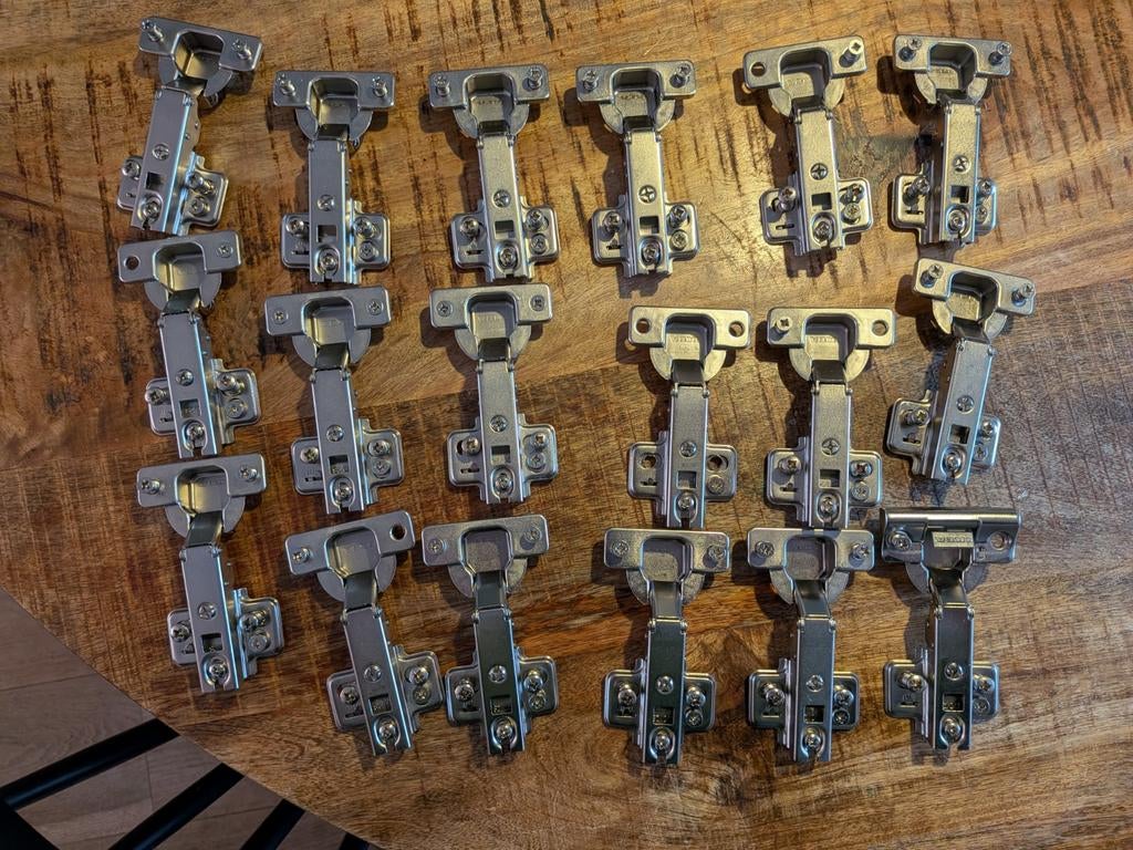 18 stuks ikea kast scharnieren, Ophalen of Verzenden, Nieuw