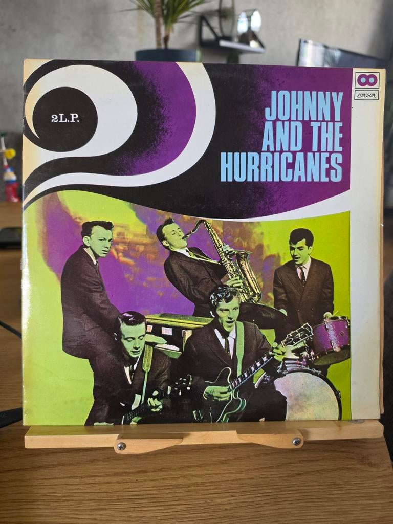 2lp : johnny and the hurricanes - the legends of rock vol.II, Ophalen of Verzenden, Gebruikt, 12 inch