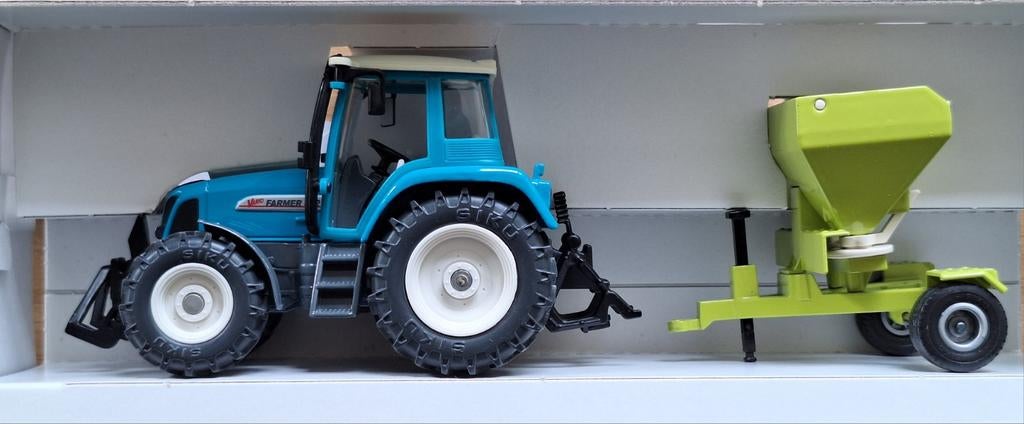 Fendt 412 Vario met Strooier Limited Editie, Hobby en Vrije tijd, Modelauto's | 1:32, SIKU, Tractor of Landbouw, Zo goed als nieuw