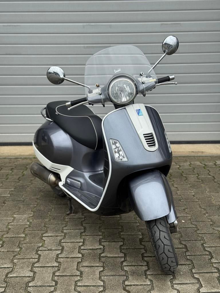 Vespa GTS 6900 km 1e eigenaar, Fietsen en Brommers, Scooters | Vespa, Ophalen of Verzenden, Zo goed als nieuw, Benzine, Overige modellen