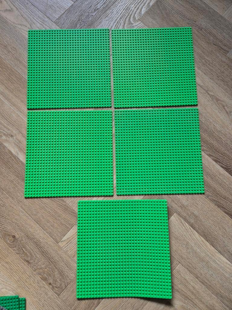 5 licht groene lego bouwplaten grondplaten baseplates 32x32, Lego, Ophalen of Verzenden, Compleet, Grondplaat