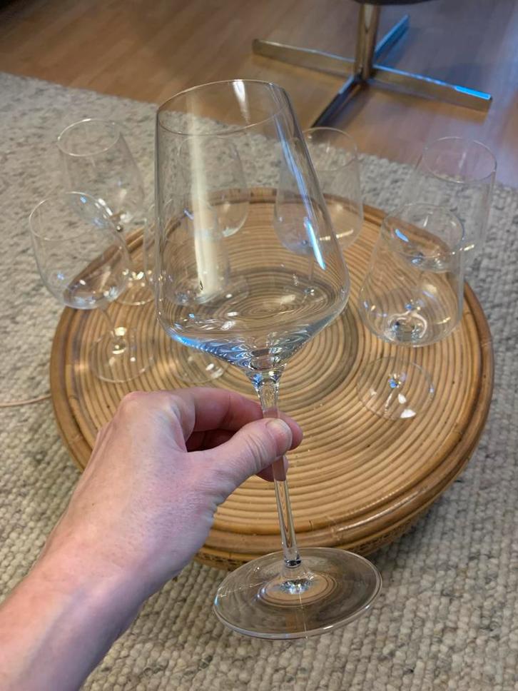 4x witte en 4x rode wijnglazen - Kristal, Vivo, Huis en Inrichting, Keuken | Bestek, Nieuw, Rvs of Chroom, Vaatwasserbestendig