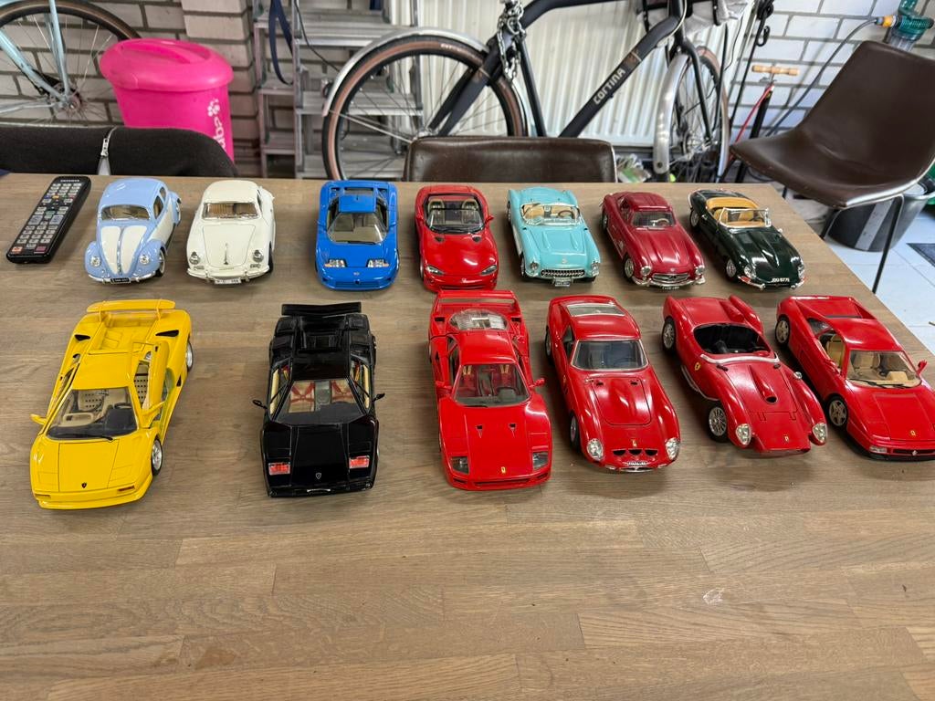 Bburago 1/18 model auto collectie, Hobby en Vrije tijd, Modelauto's | 1:18, Zo goed als nieuw, Bburago, Ophalen of Verzenden