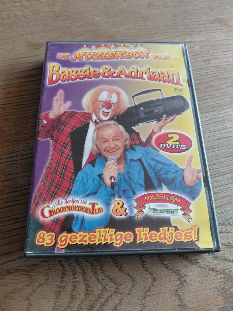 Muziekbox Bassie & Adriaan grootmoeders tijd & 25 jaar feest, Cd's en Dvd's, Dvd's | Kinderen en Jeugd, Gebruikt, Alle leeftijden