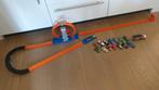 Hot Wheels racebaan looping + 12 auto's + vrachtwagen, Ophalen, Racebaan, Zo goed als nieuw, Hot Wheels