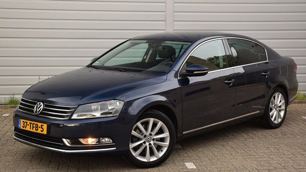 Volkswagen Passat 1.4 TSI Highline BlueMotion*2e eig*Automaa, Auto's, Gebruikt, 4 cilinders, Blauw, 122 pk