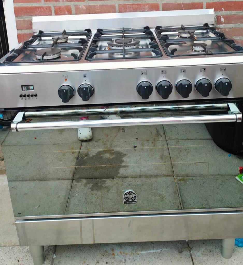 Bertazzoni La Germania fornuis met oven RVS 90 cm, Ophalen, Gebruikt, 60 cm of meer, Gas