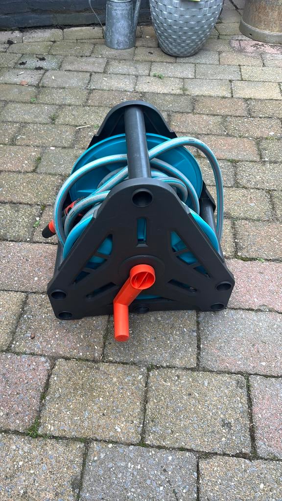 Gardena slanghaspel compleet met spuit., Tuin en Terras, Tuinslangen, Ophalen of Verzenden, Zo goed als nieuw