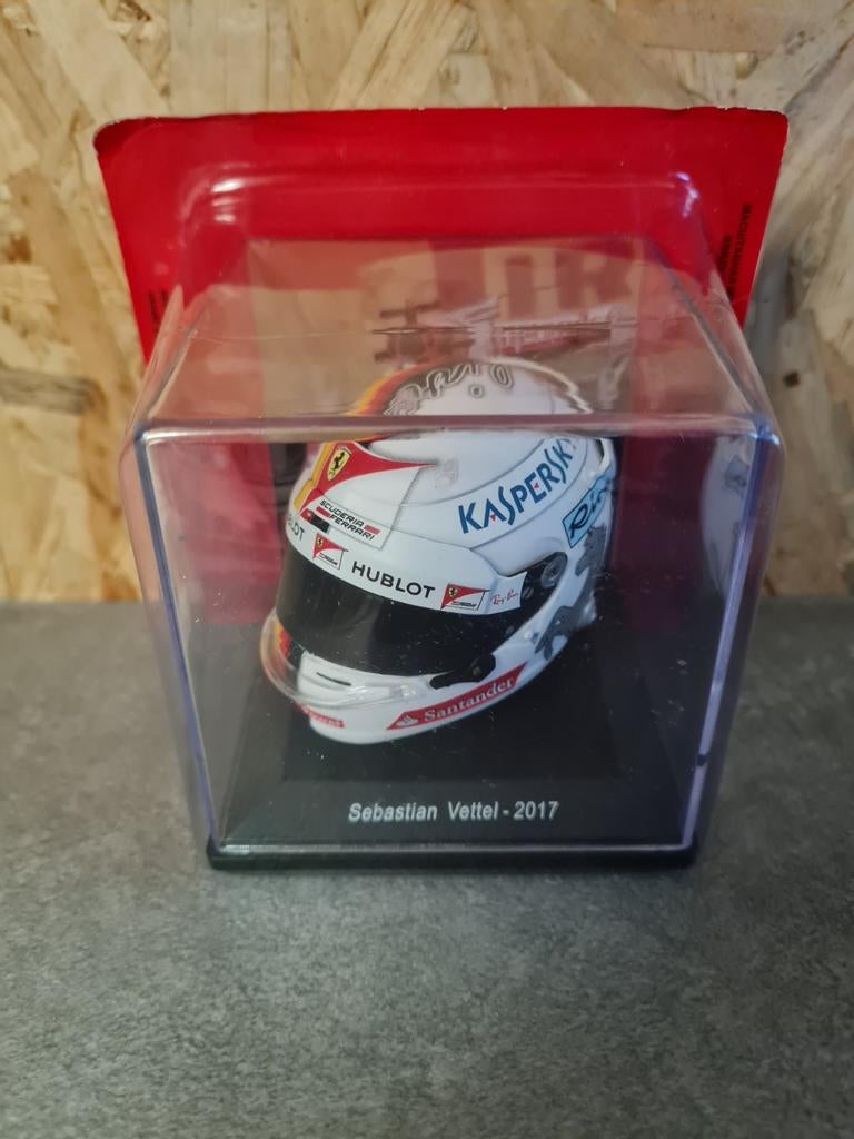 Helm Sebastian Vettel 2017 Ferrari Spark - Nieuw & Gesealed, Ophalen of Verzenden, Nieuw, Formule 1