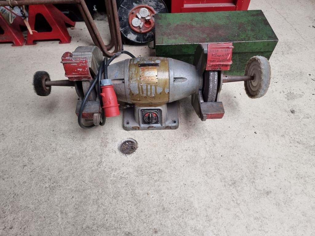 Polijst-, slijp- en borstelmachine 3-in-1 krachtstroom 400V, Ophalen, Minder dan 700 watt, Werkbankslijpmachine