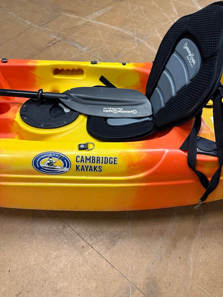 Cambridge Kayaks 1-persoons kajak met peddel en zitje, Watersport en Boten, Kajaks, Ophalen, Gebruikt, 1-persoons