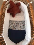 Vintage rotan wiegje eventjeel met matras en bekleding, Ophalen, Gebruikt, Wieg