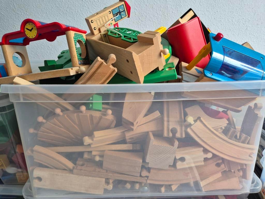 Houten treinbaan Allerlei merken., Ophalen, Gebruikt