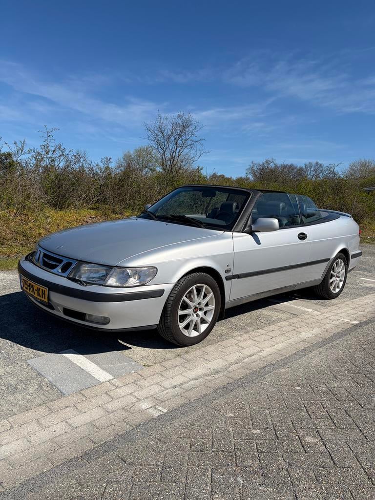 Saab 9-3 2.0 T Cabrio 1999 Grijs, 730 kg, 4 cilinders, Cabriolet, 4 stoelen