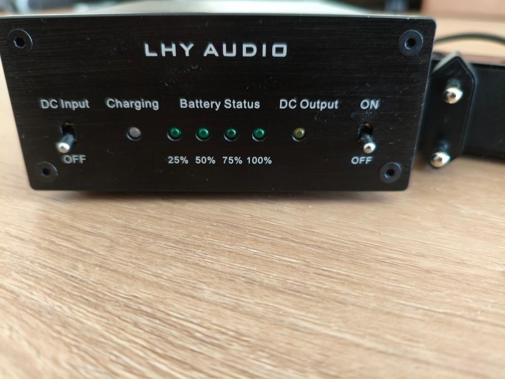 Linear Power Supply 5V 2A Accu, Ophalen, Zo goed als nieuw