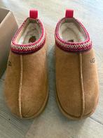 Nieuwe UGG Pantoffels maat 39, Ophalen of Verzenden, Nieuw, Bruin, Pantoffels of Sloffen