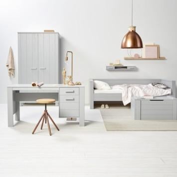 Woood serie dennis: bedbank, bureau en kist in betongrijs, Ophalen, 85 tot 100 cm, Gebruikt, Lattenbodem