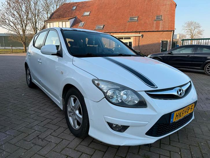 Hyundai i30 1.6 Crdi Blue 90PK 5d 2010 Wit, Auto's, Hyundai, Particulier, i30, Diesel, Euro 4, Hatchback, Handgeschakeld, Geïmporteerd