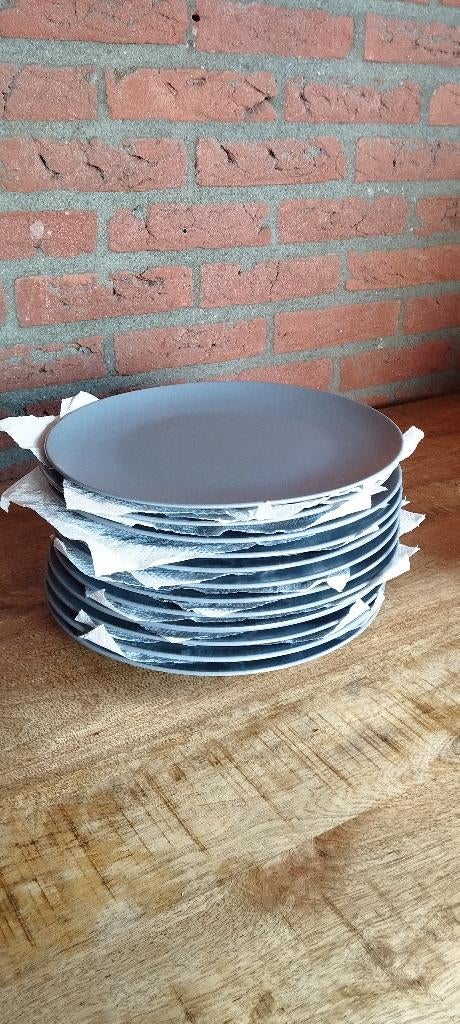 12 grijze IKEA borden, Huis en Inrichting, Keuken | Servies, Ophalen, Zo goed als nieuw, Bord(en), Effen